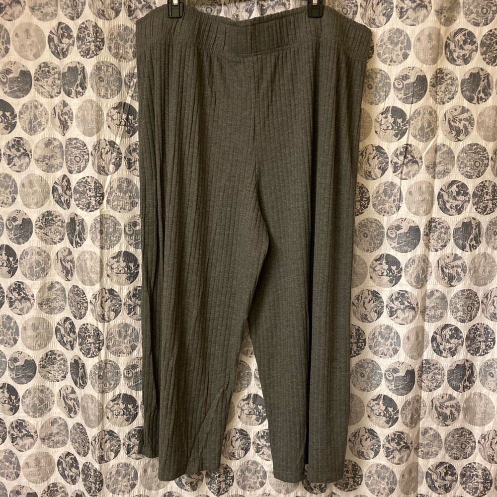 Plus Size Capris - Picture 3 of 8